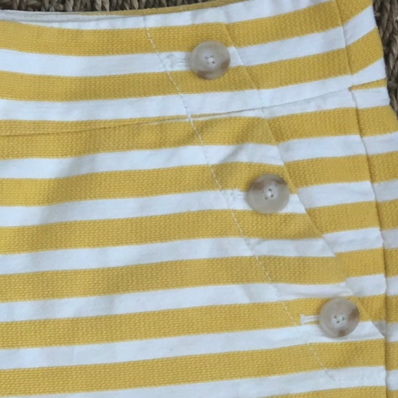 EUC LOFT Yellow White Stripped Sailor Shorts 6 - Picture 2 of 3